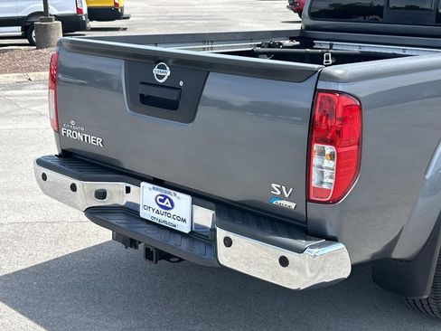 Used 2017 Nissan Frontier SV w/ SV Value Truck Package RWD image 14