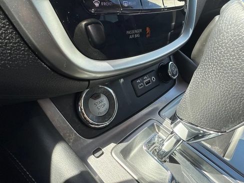 Used 2024 Nissan Murano SV w/ SV Midnight Edition Package FWD image 19