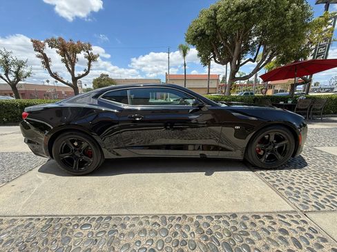 Used 2019 Chevrolet Camaro LT RWD image 4