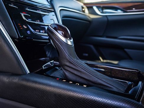 Used 2013 Cadillac XTS Luxury w/ Driver Awareness Package image 25