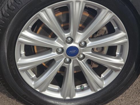 Used 2017 Ford Escape Titanium image 9