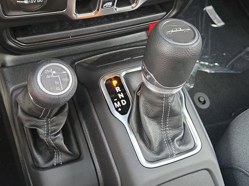 New 2025 Jeep Gladiator Sport image 29