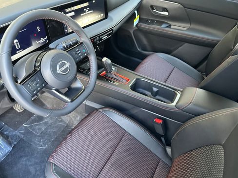 New 2025 Nissan Kicks SR image 7