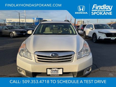 Used 2011 Subaru Outback 2.5i Limited image 2