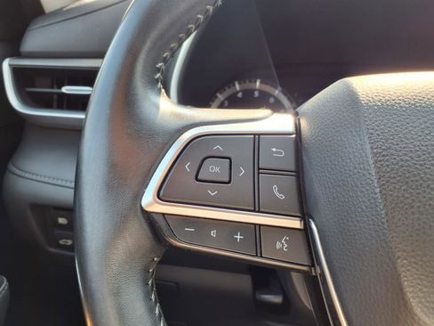 Used 2020 Toyota Highlander XLE image 16