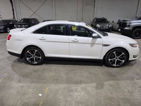 Used 2016 Ford Taurus SEL FWD image 15