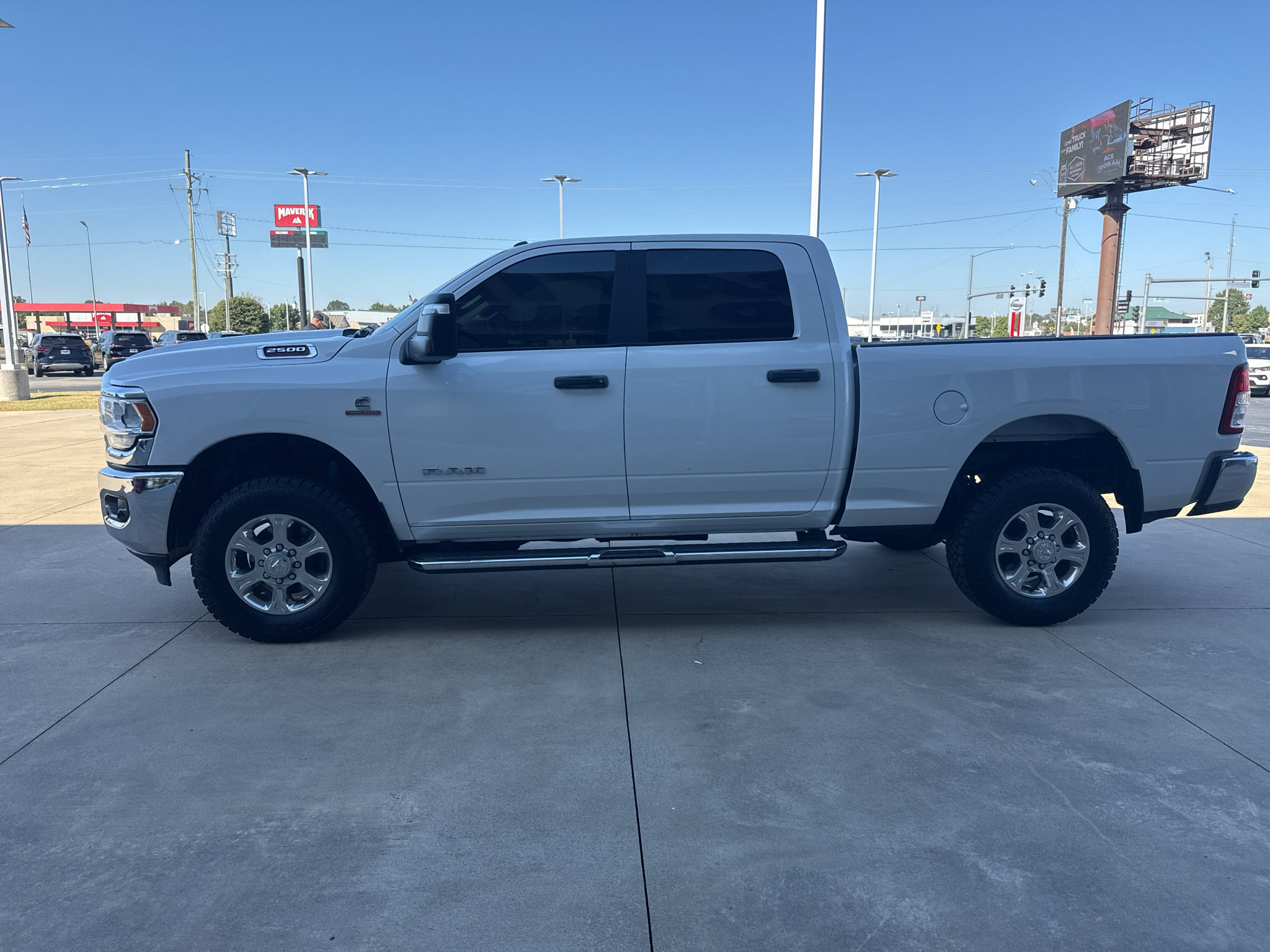 Used 2024 RAM 2500 Big Horn w/ Off Road Package AWD/4WD image 4