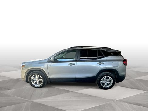 Used 2024 GMC Terrain SLE w/ Driver Convenience Package FWD image 5