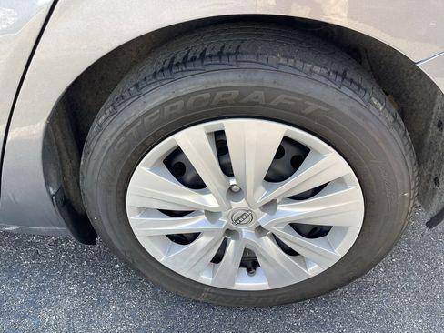 Used 2024 Nissan Sentra S FWD image 8