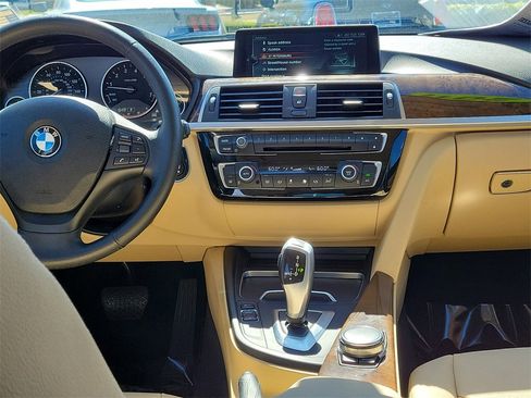 Used 2017 BMW 320i Sedan image 15