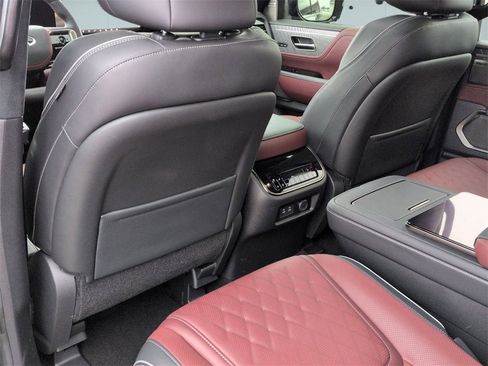 Used 2025 INFINITI QX80 Autograph image 28