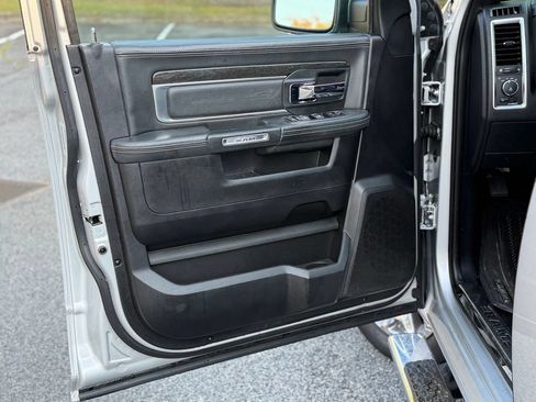 Used 2015 RAM 1500 Limited RWD image 9
