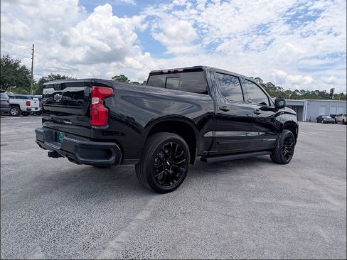 Used 2025 Chevrolet Silverado 1500 High Country w/ Midnight Edition AWD/4WD image 8