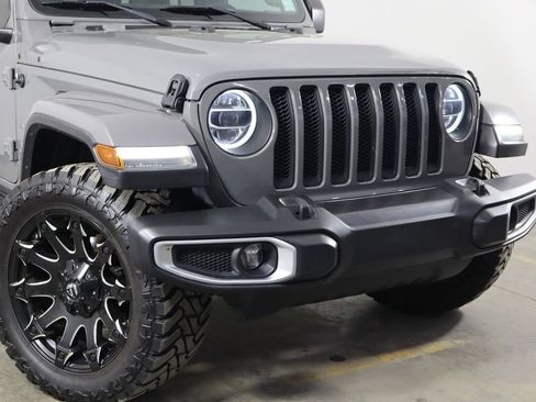 Used 2018 Jeep Wrangler Unlimited Sahara image 45