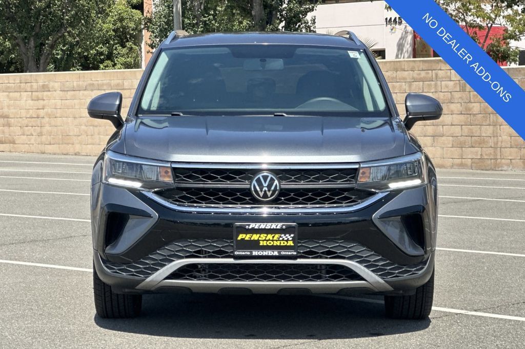 Used 2022 Volkswagen Taos SE FWD image 9