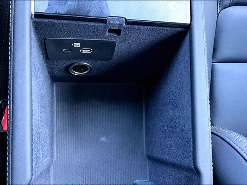 Certified 2026 Volvo XC90 B6 Plus w/ Protection Package Premier image 16