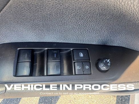 Used 2022 Toyota Camry SE image 12