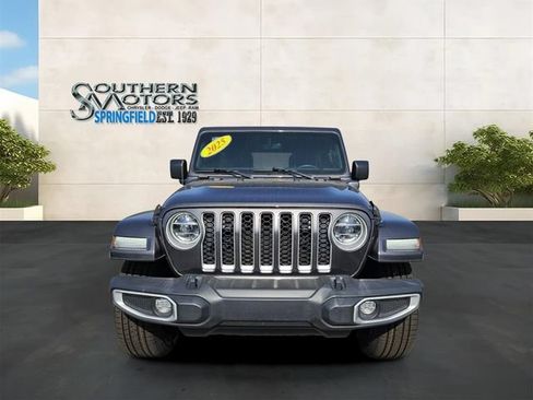 Used 2021 Jeep Wrangler Unlimited Sahara w/ Dual Top Group AWD/4WD image 8