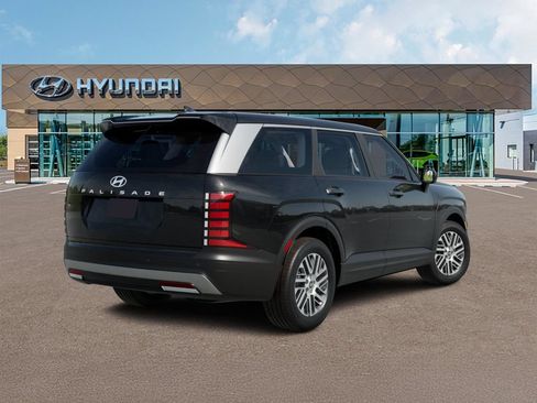 Certified 2026 Hyundai Palisade SE FWD image 5