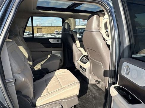 Used 2024 Lincoln Navigator L Reserve image 27