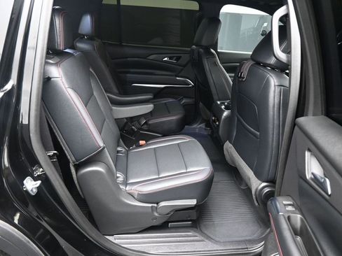 Used 2024 Chevrolet Traverse Z71 image 17