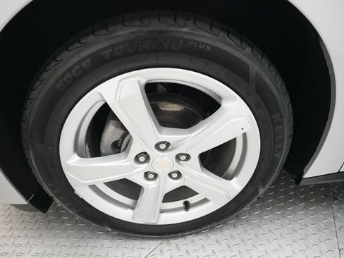 Used 2019 Chevrolet Volt LT FWD image 24