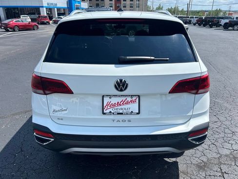 Used 2024 Volkswagen Taos SE w/ MDO Package FWD image 6