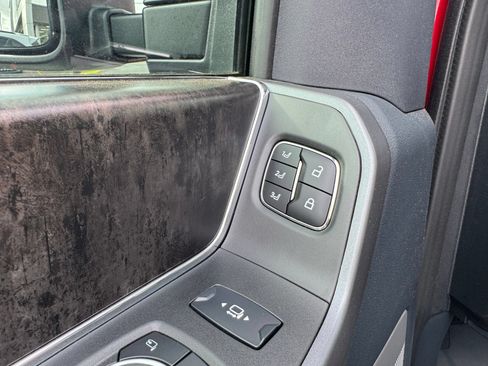 Used 2025 Ford F250 Lariat w/ Chrome Package AWD/4WD image 58