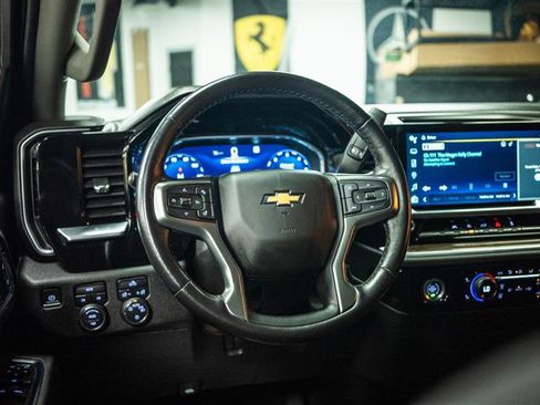 Used 2022 Chevrolet Silverado 1500 LT AWD/4WD image 14