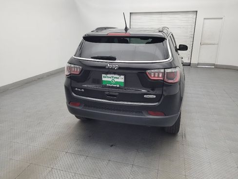 Used 2018 Jeep Compass Latitude w/ Popular Equipment Group AWD/4WD image 7