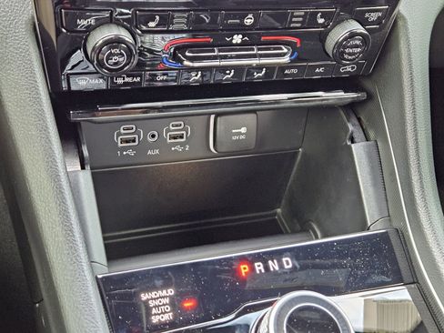 New 2025 Jeep Grand Cherokee Limited w/ Black Appearance Package image 19