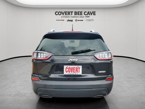 Used 2019 Jeep Cherokee Latitude w/ Popular Appearance Group image 8