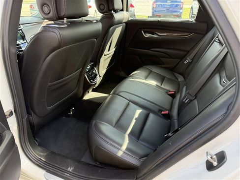 Used 2013 Cadillac XTS Premium image 6