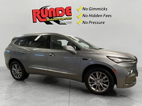 Used 2023 Buick Enclave Avenir w/ Avenir Technology Package AWD/4WD image 8