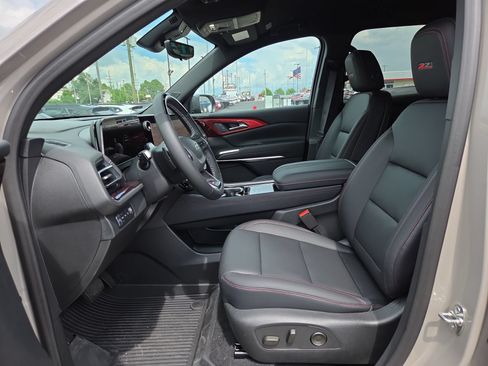 New 2026 Chevrolet Traverse Z71 w/ Enhanced Driving Package AWD/4WD image 10