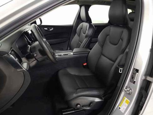 Used 2025 Volvo XC60 B5 Core w/ Protection Package Premier image 18