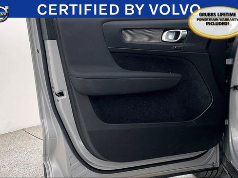 Certified 2025 Volvo XC40 B5 Plus image 24