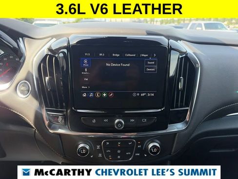 Used 2023 Chevrolet Traverse LT FWD image 6