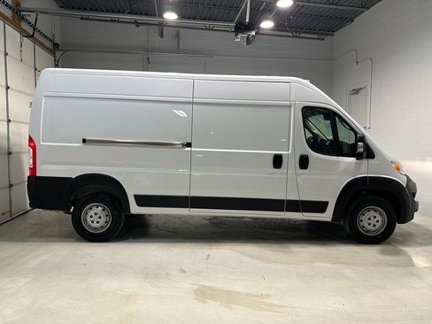 Used 2023 RAM ProMaster 2500 image 2