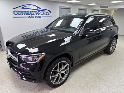 Used 2022 Mercedes-Benz GLC 300 4MATIC w/ AMG Line image 2