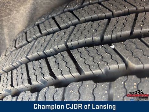 Used 2018 Jeep Grand Cherokee Laredo AWD/4WD image 37