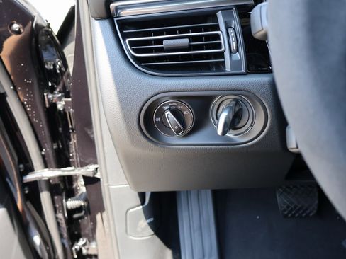 New 2025 Porsche Macan image 33