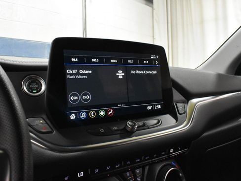 Used 2025 Chevrolet Blazer LT FWD image 13