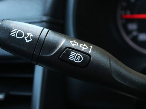Used 2024 GMC Terrain SLT FWD image 32