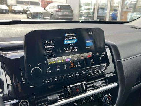 Certified 2024 Nissan Pathfinder SL image 17