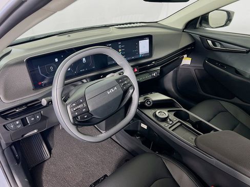 New 2025 Kia EV6 Wind image 9