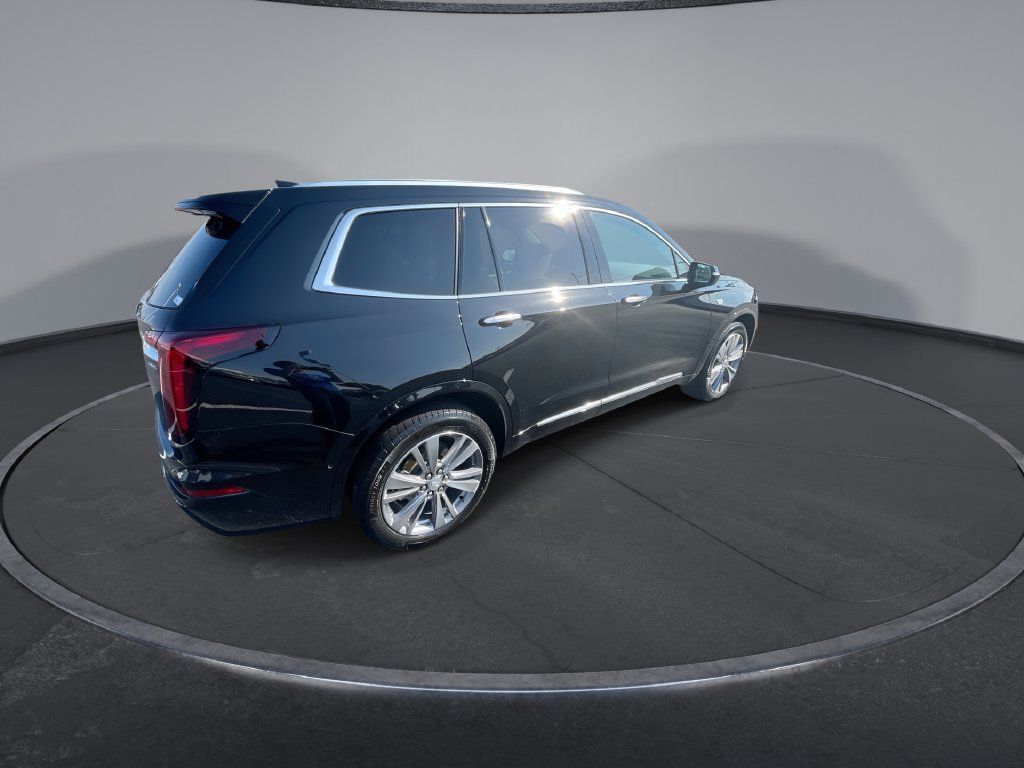 Used 2023 Cadillac XT6 Premium Luxury w/ Technology Package FWD image 8