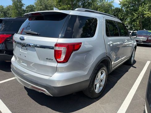 Used 2016 Ford Explorer XLT w/ Equipment Group 202A AWD/4WD image 4