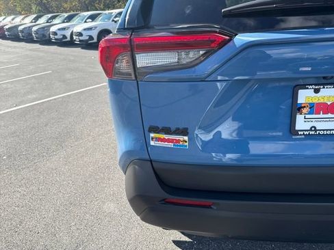Used 2023 Toyota RAV4 AWD Hybrid image 41