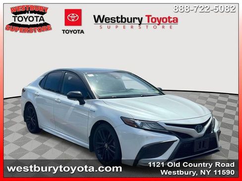 Used 2021 Toyota Camry XSE w/ Navigation Upgrade Package FWD image 1